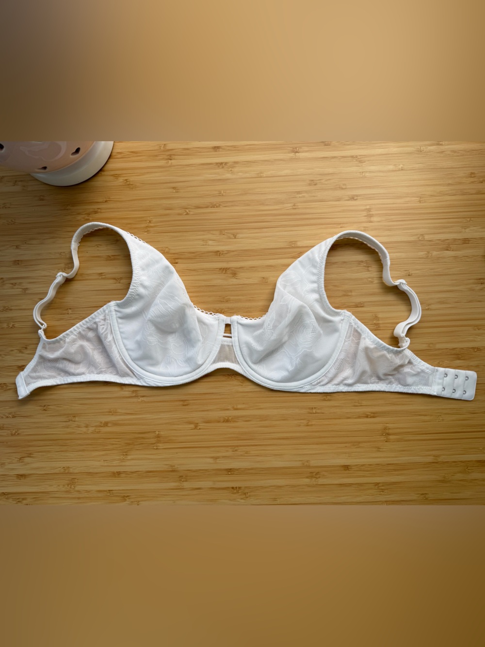Triumph White Underwire Lace-Pattern Bra